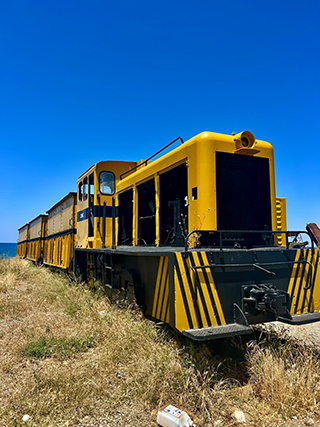 Lefke Mining Photo Gallery – yellow mining trains
